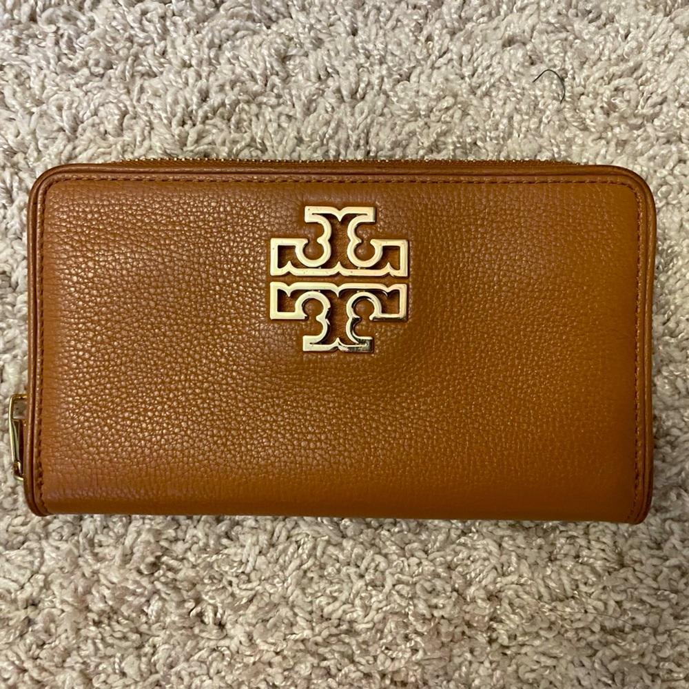 Tory Burch Britten Wallet, EUC